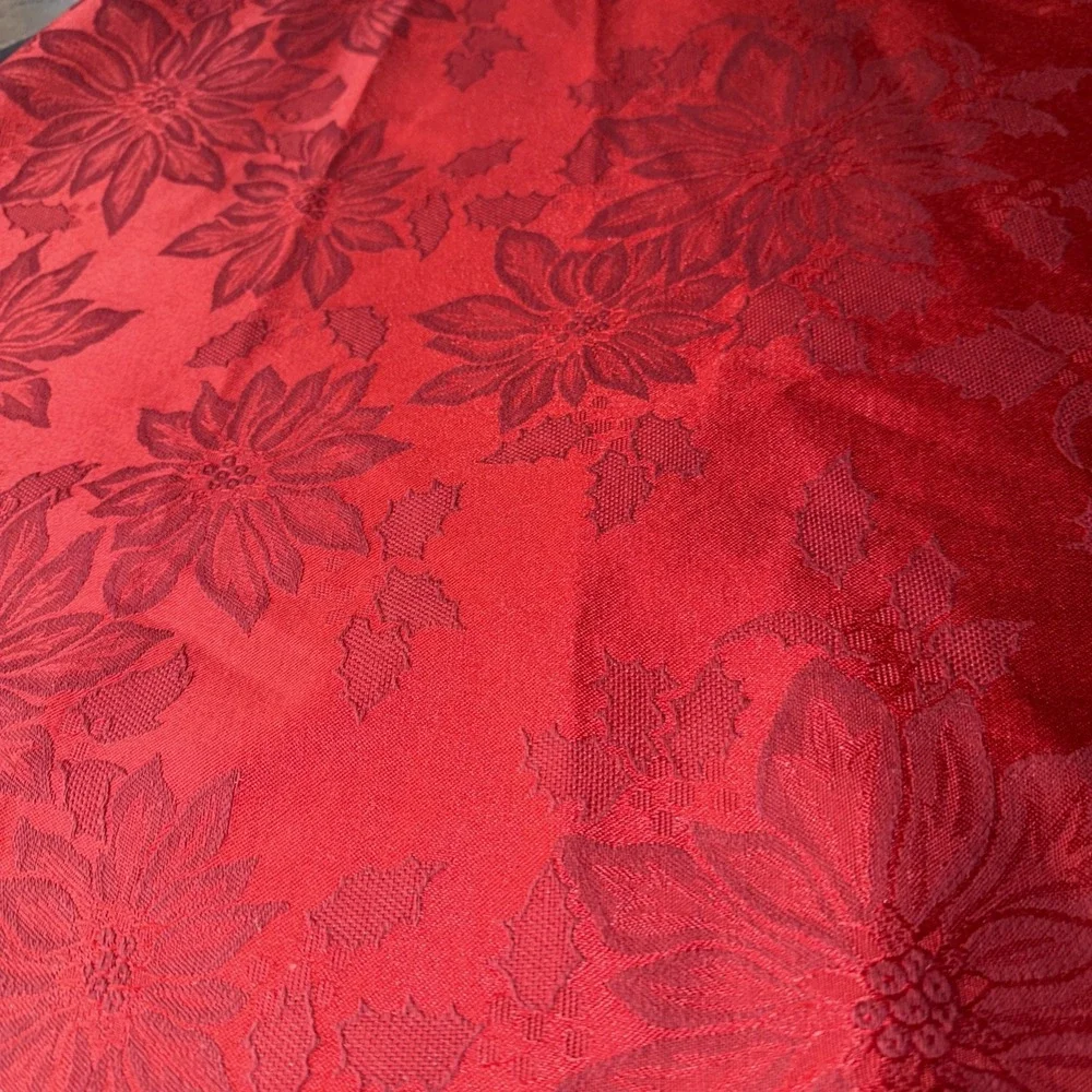 VTG JCPENNEY Home Collection‎ Christmas Poinsettia Scroll Tablecloth Round 66